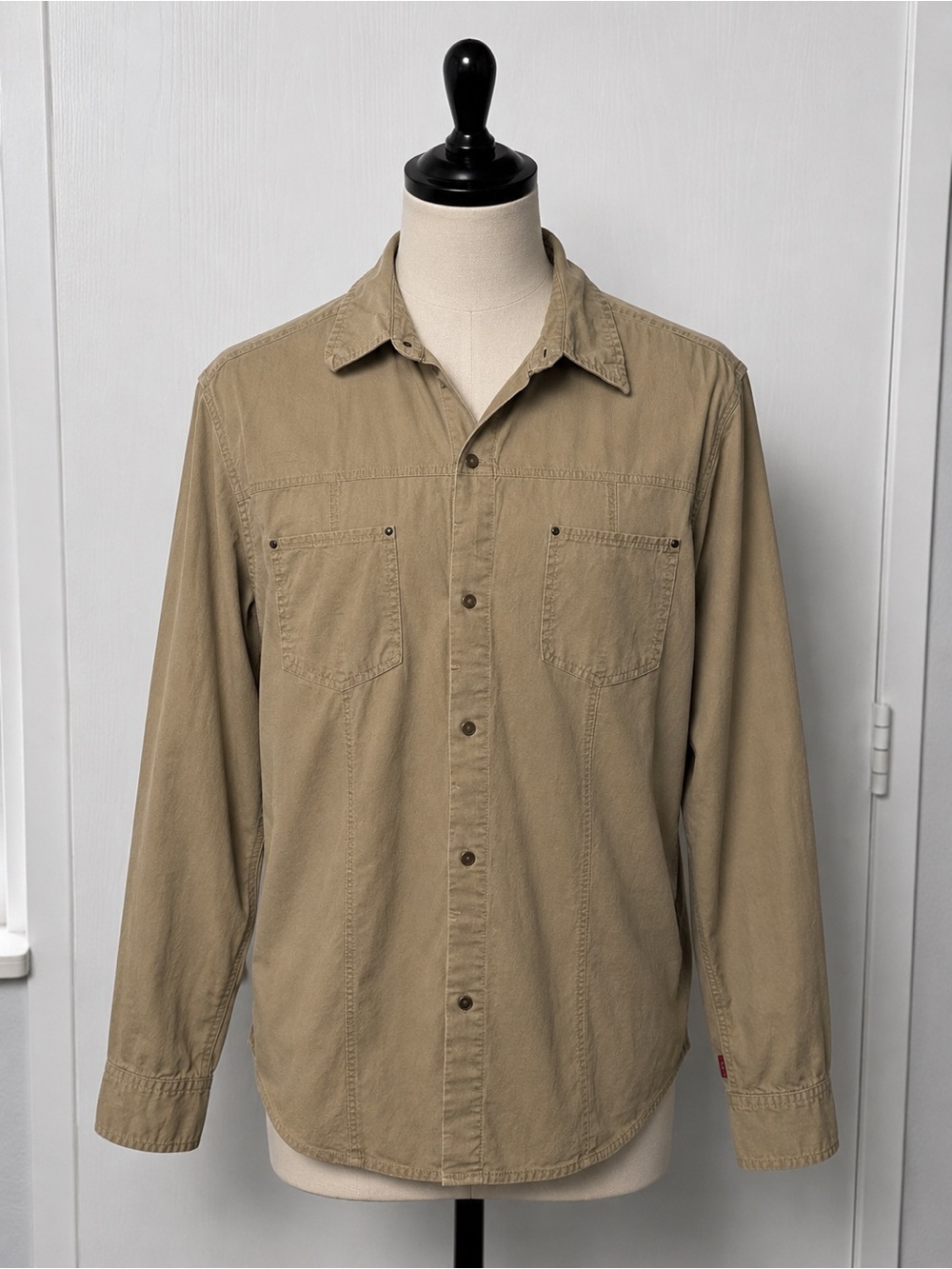 Levi’s Red Tab Utility Clothing Khaki Button Front Shirt Men’s Large 100% Cotton